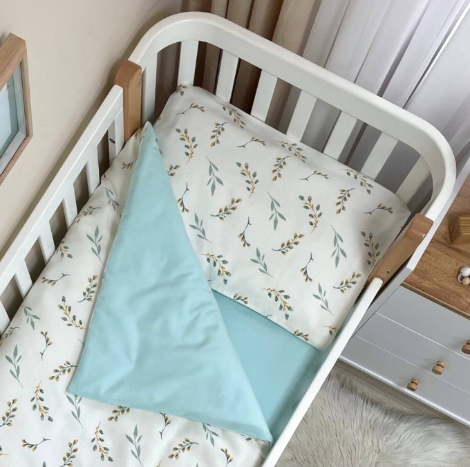 Set lenjerie de schimb pentru patut bebe 3 piese Crengute turcoise (2)